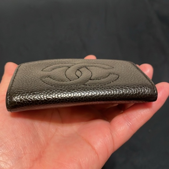 CHANEL Textured Black Leather Wallet - Picture 6 of 12